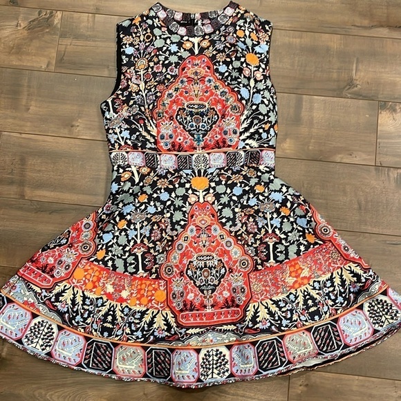 Unbranded fully lined skater dress with vibrant, interesting print & embroidery - Picture 3 of 10